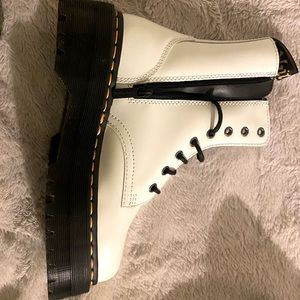 Dr. Martens Jadon